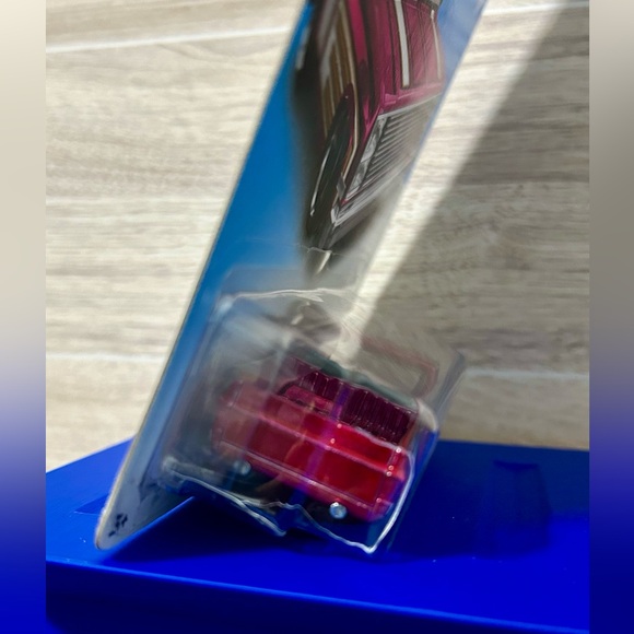 Hot Wheels 2021 Legends Tour ‘83 Chevy Silverado - Picture 9 of 12